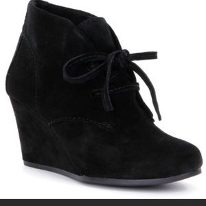 Gianni Bini black Suede wedge booties